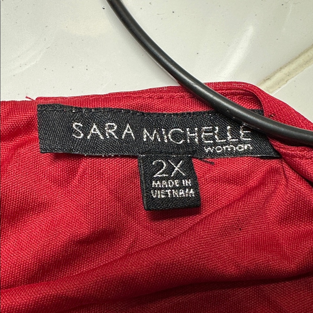 Sara Michelle 2X Festive Red Top - Picture 3 of 3